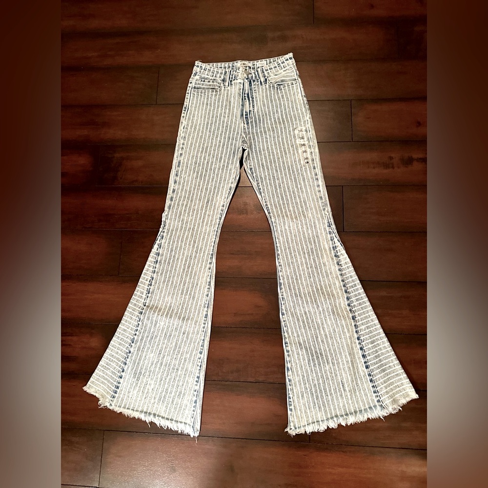 Flare stripped KanCan jeans sz 26L